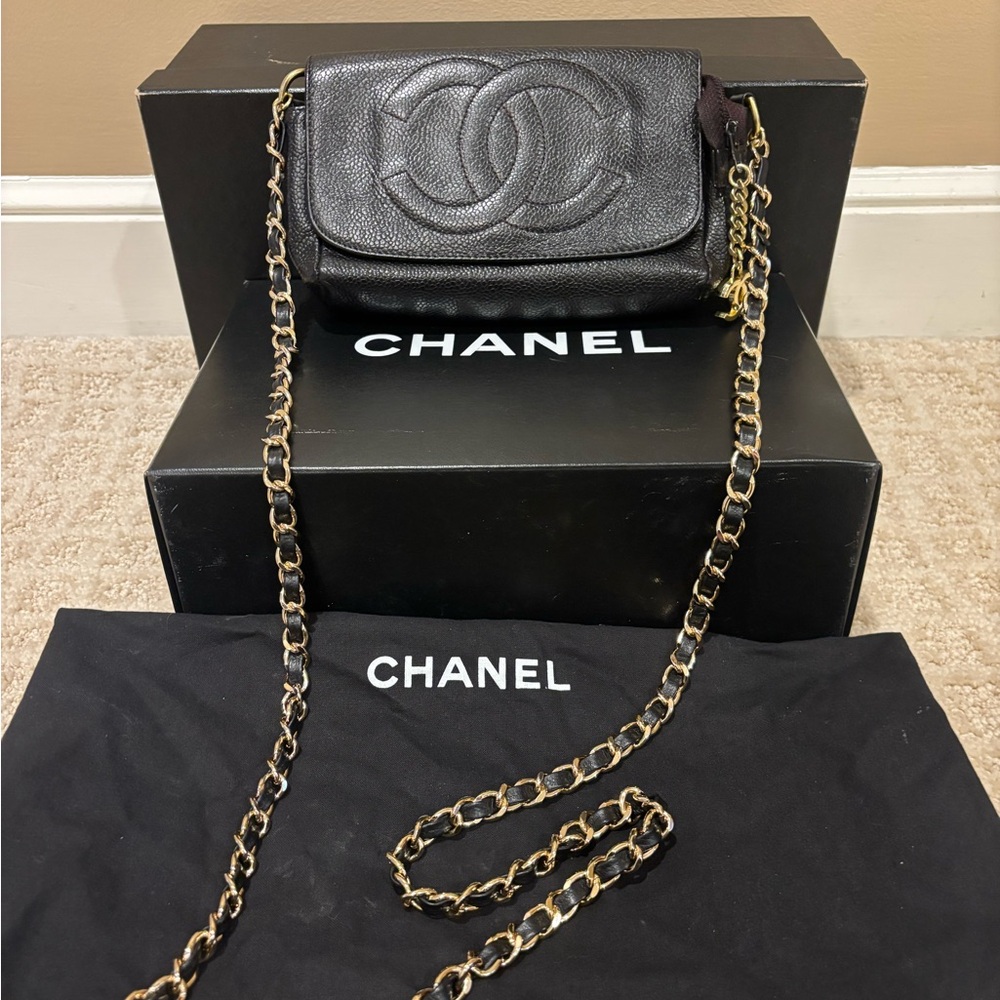Chanel Black Leather Chain Bag - Picture 2 of 15